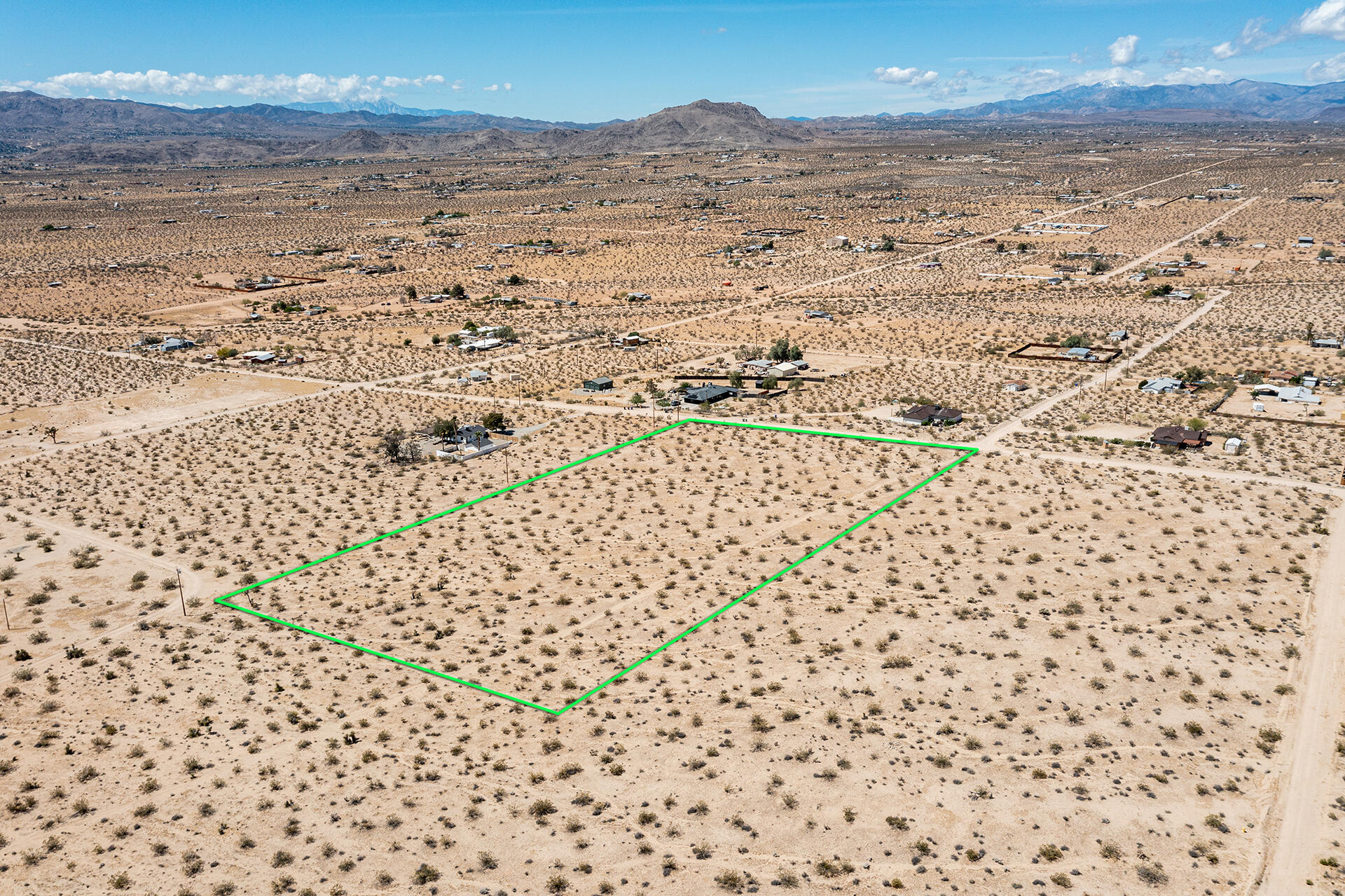 140 Rice Avenue Joshua Tree, CA 92252 - Photo 16 of 24 a view of sky view