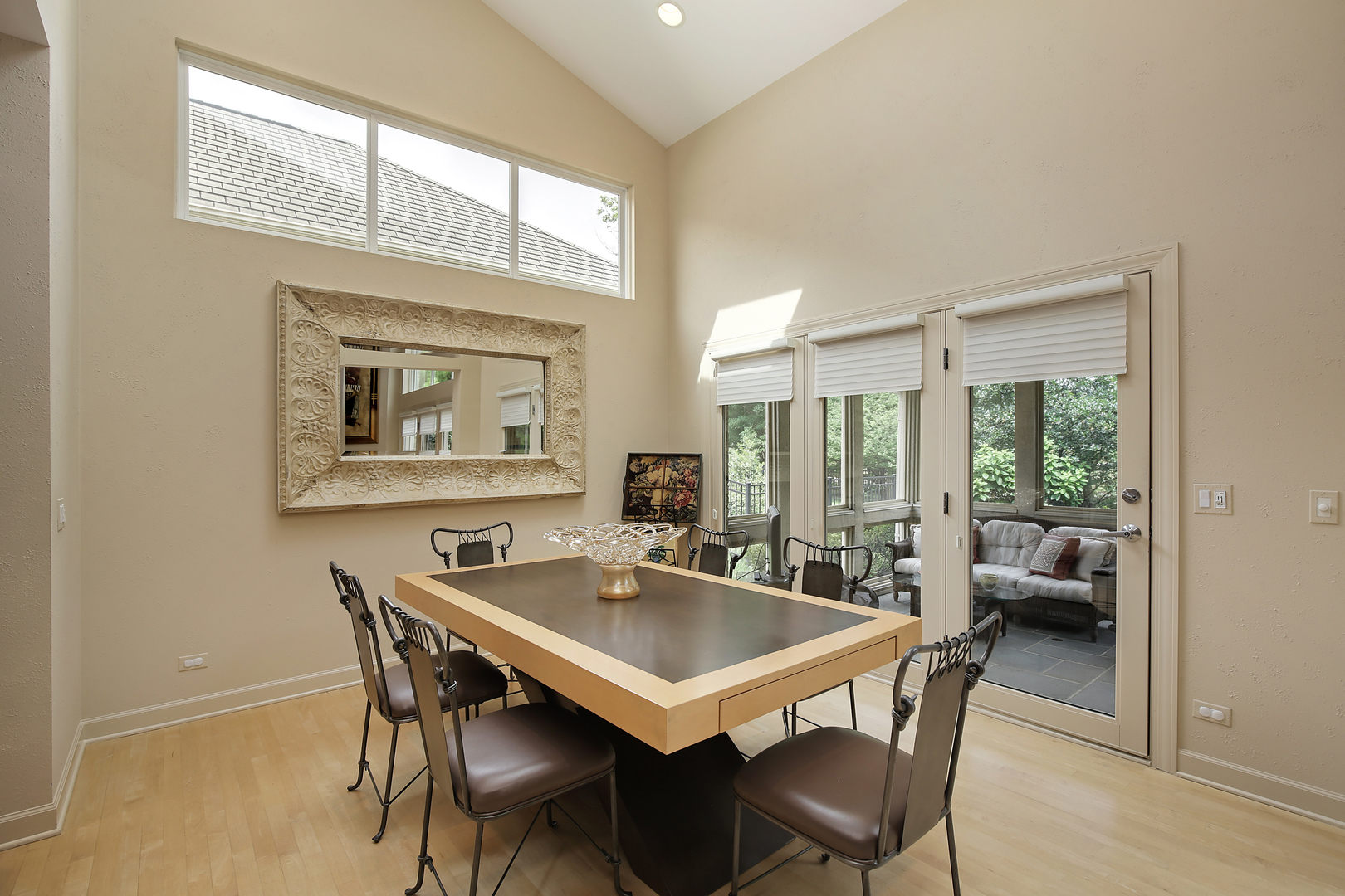 124 Ronan Road Highwood, IL 60040 - Photo 10 of 25 a dining room with furniture and window