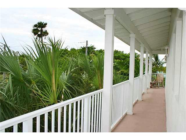 1580 Island Cove Road Fort Pierce, FL 34949 - Photo 6 of 25 Gallery Image 6