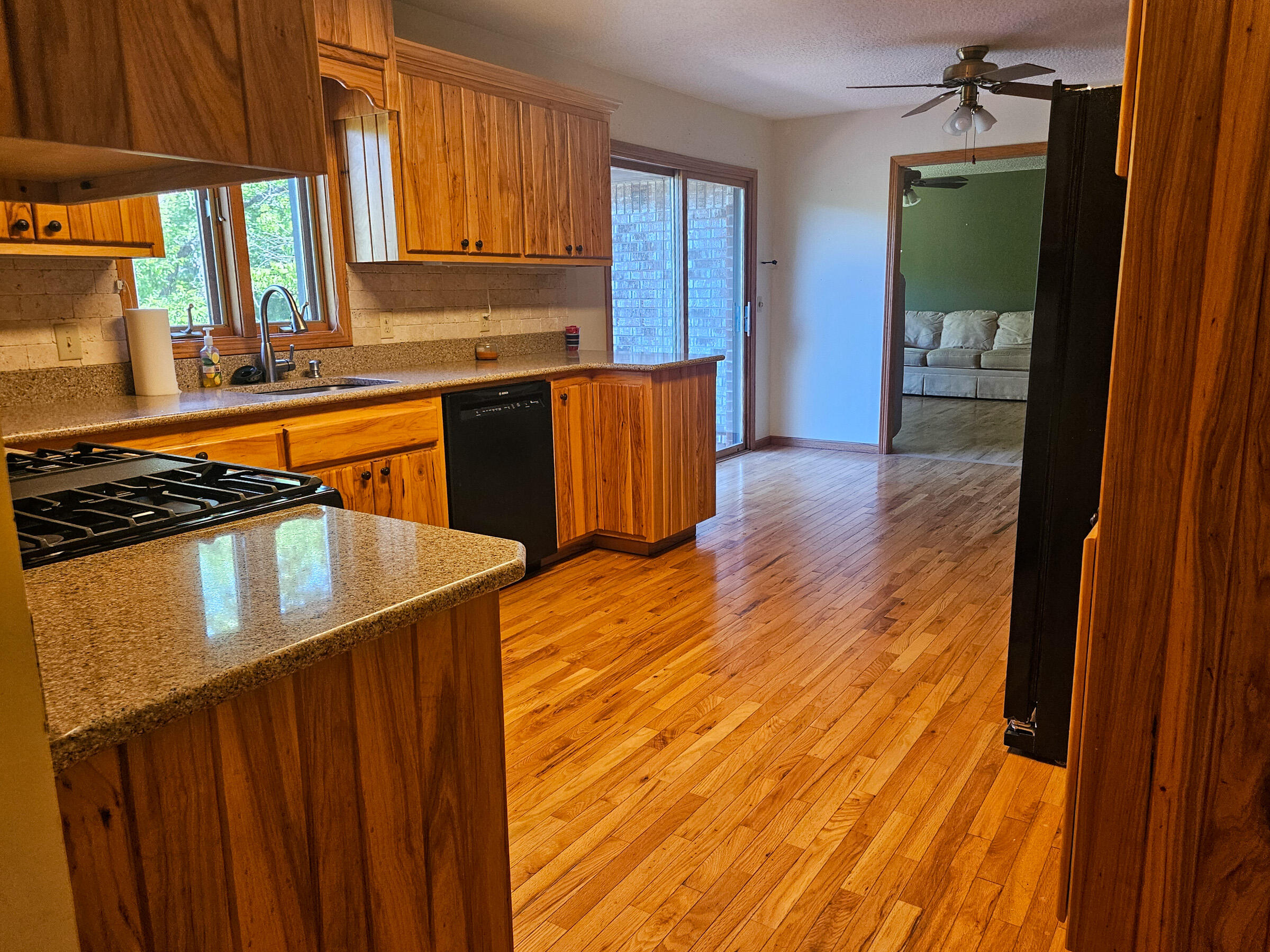 6689 Douglas Road Houston, MO 65483 - Photo 26 of 62 20260514_102432