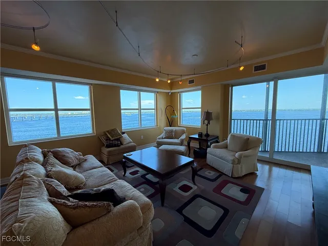 $2,650 | 2797 First Street, Unit 1001, Fort Myers, FL 33916