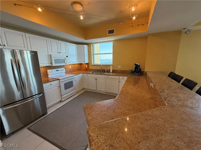 $2,650 | 2797 First Street, Unit 1001, Fort Myers, FL 33916