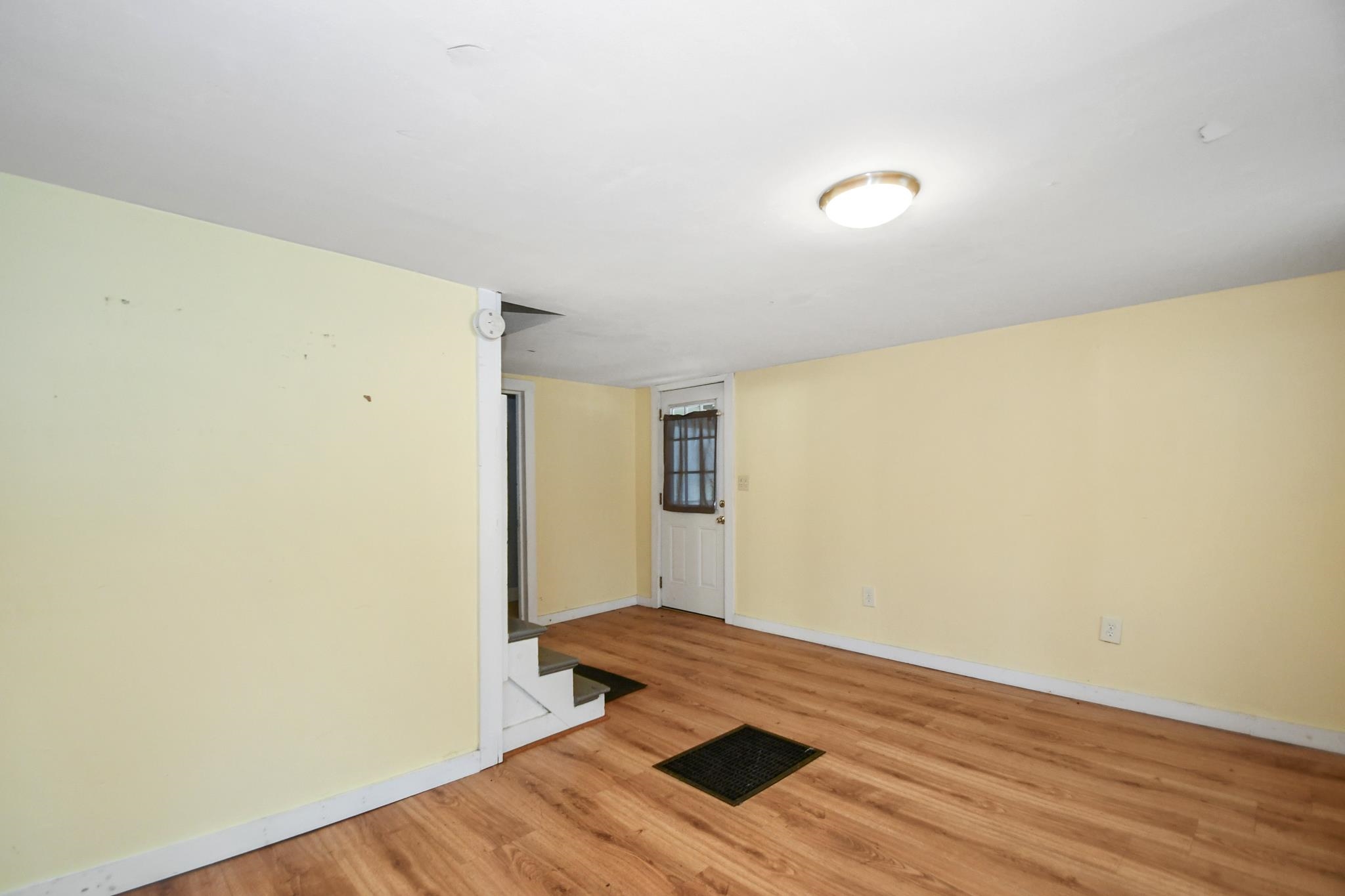 877 Northfield Road Hinsdale, NH 03451 - Photo 3 of 32