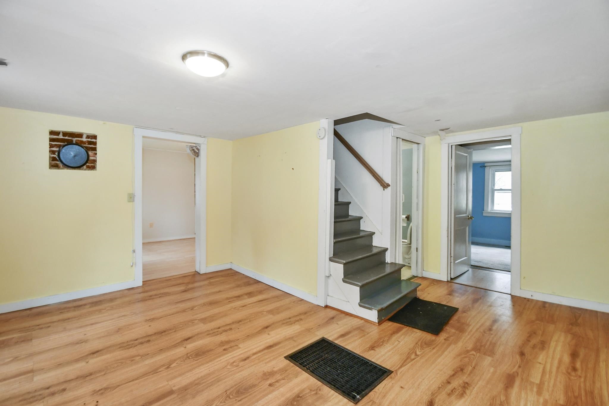 877 Northfield Road Hinsdale, NH 03451 - Photo 4 of 32