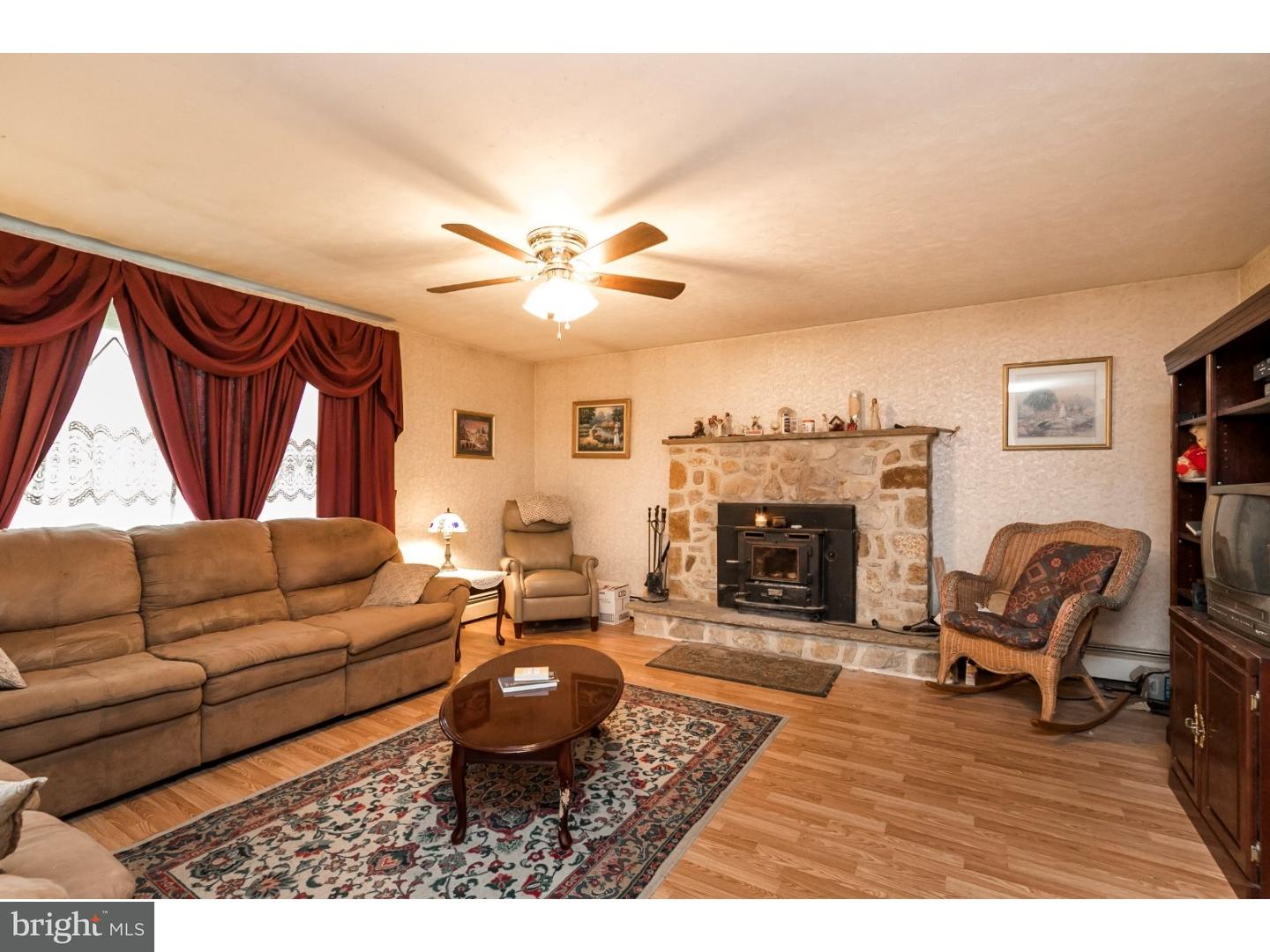 310 Crestview Road Lansdale, PA 19446 - Photo 4 of 22 Gallery Image 4