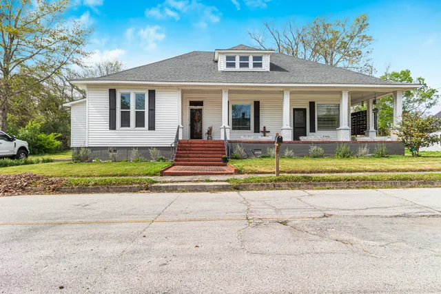 $275,900 | 208 West Hall Street, Thomson, GA 30824