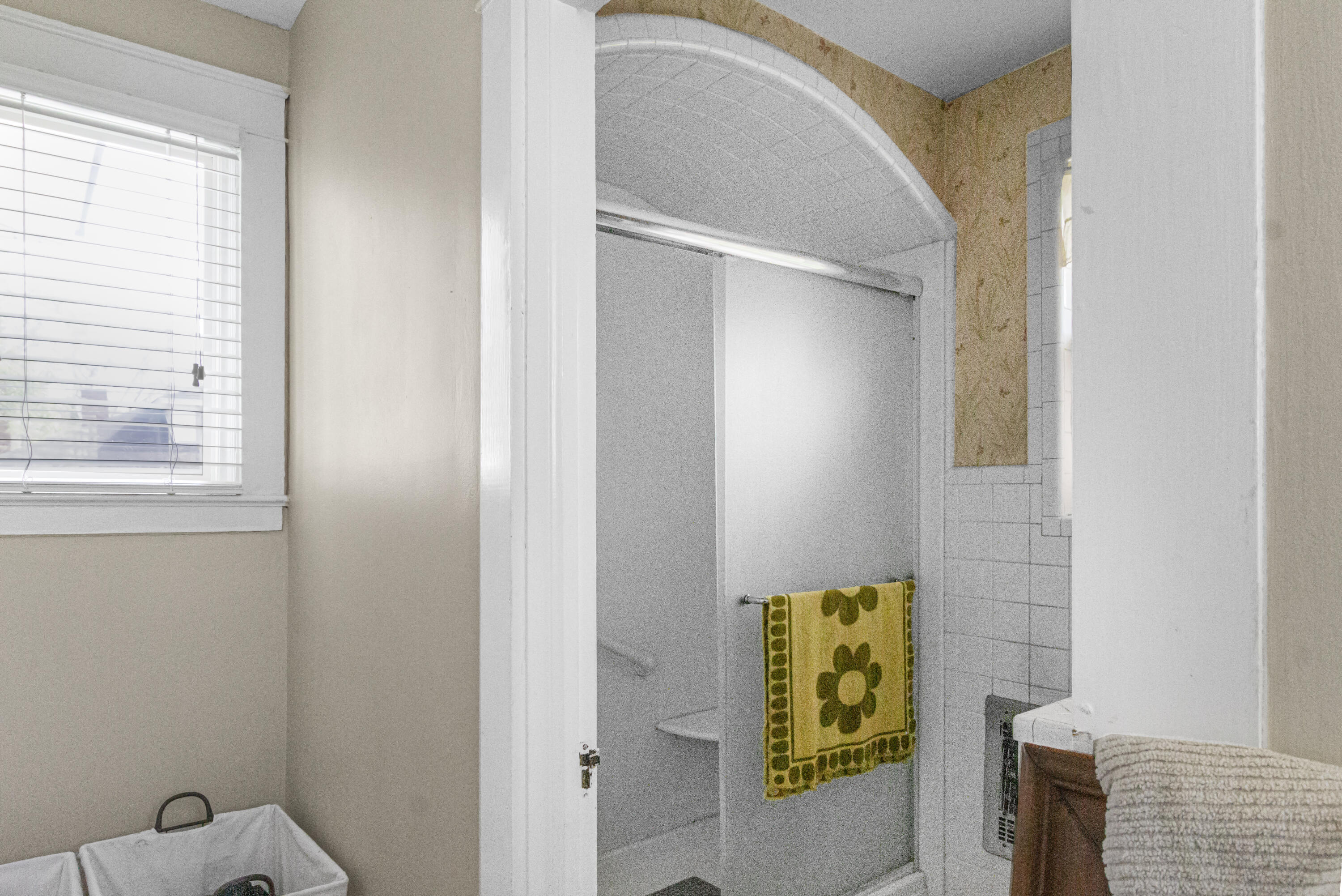 208 West Hall Street Thomson, GA 30824 - Photo 9 of 19 Primary Bathroom