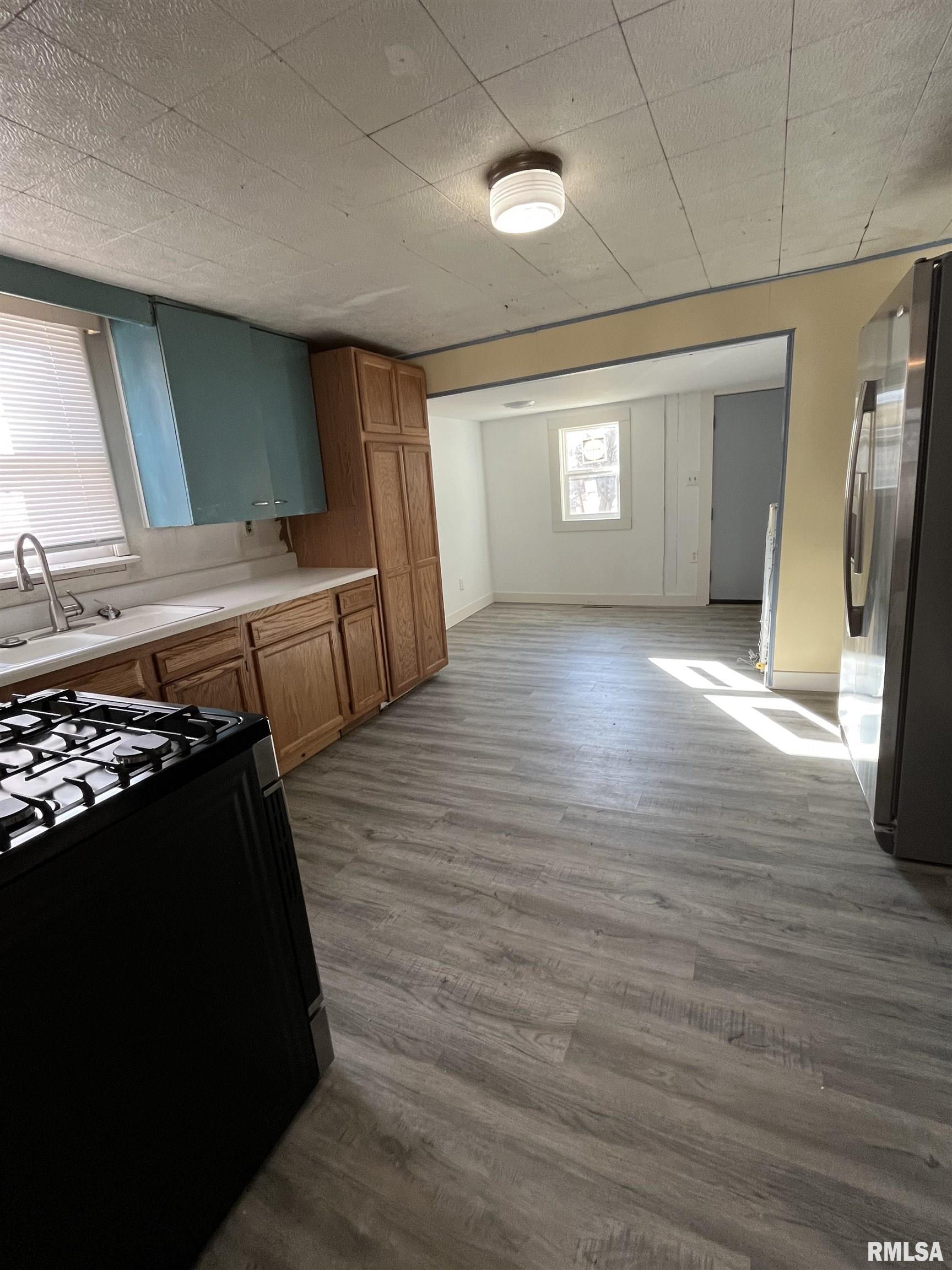 606 West Madison Street Athens, IL 62613 - Photo 6 of 16 Gallery Image 6