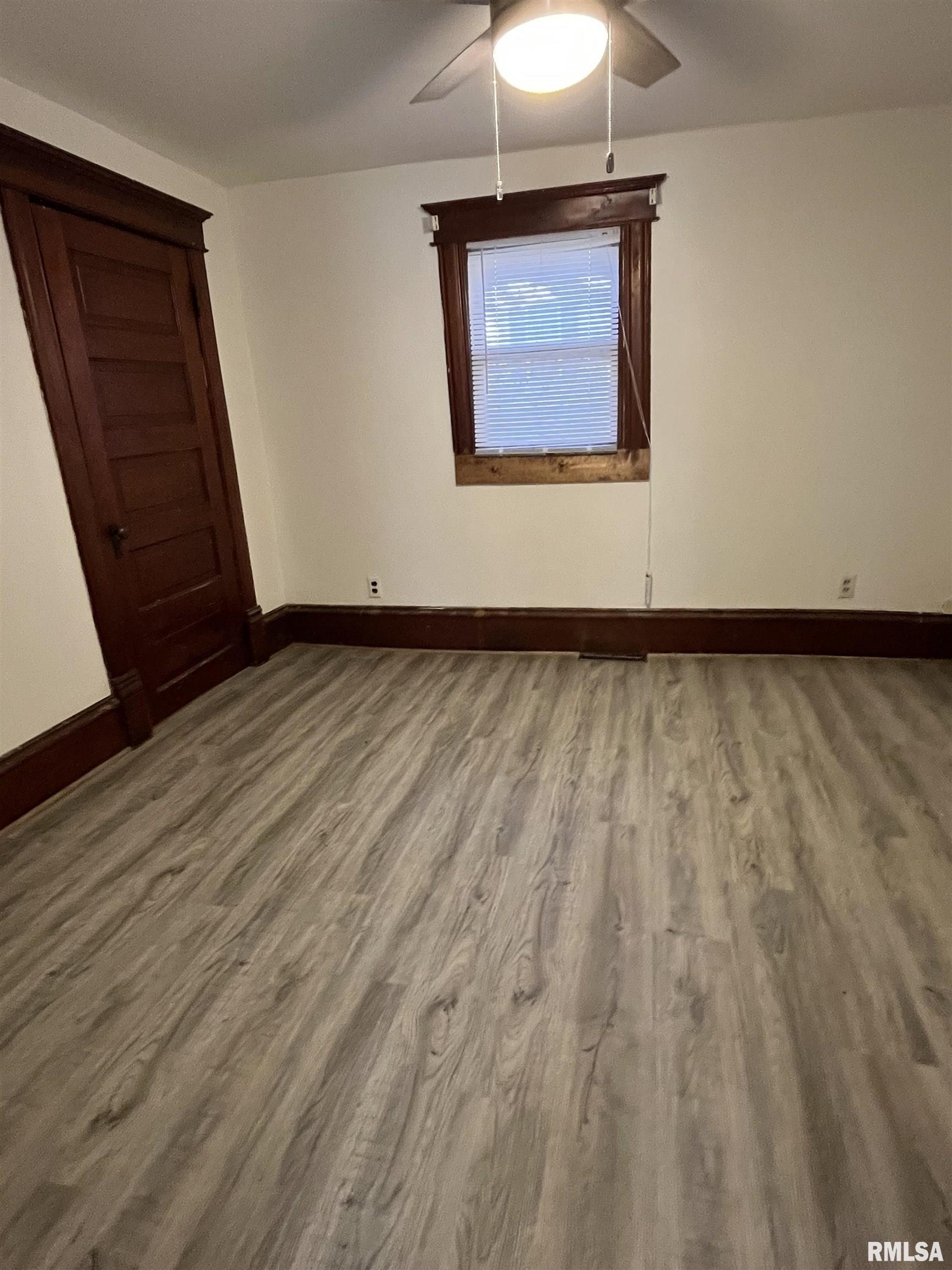606 West Madison Street Athens, IL 62613 - Photo 8 of 16 Gallery Image 8