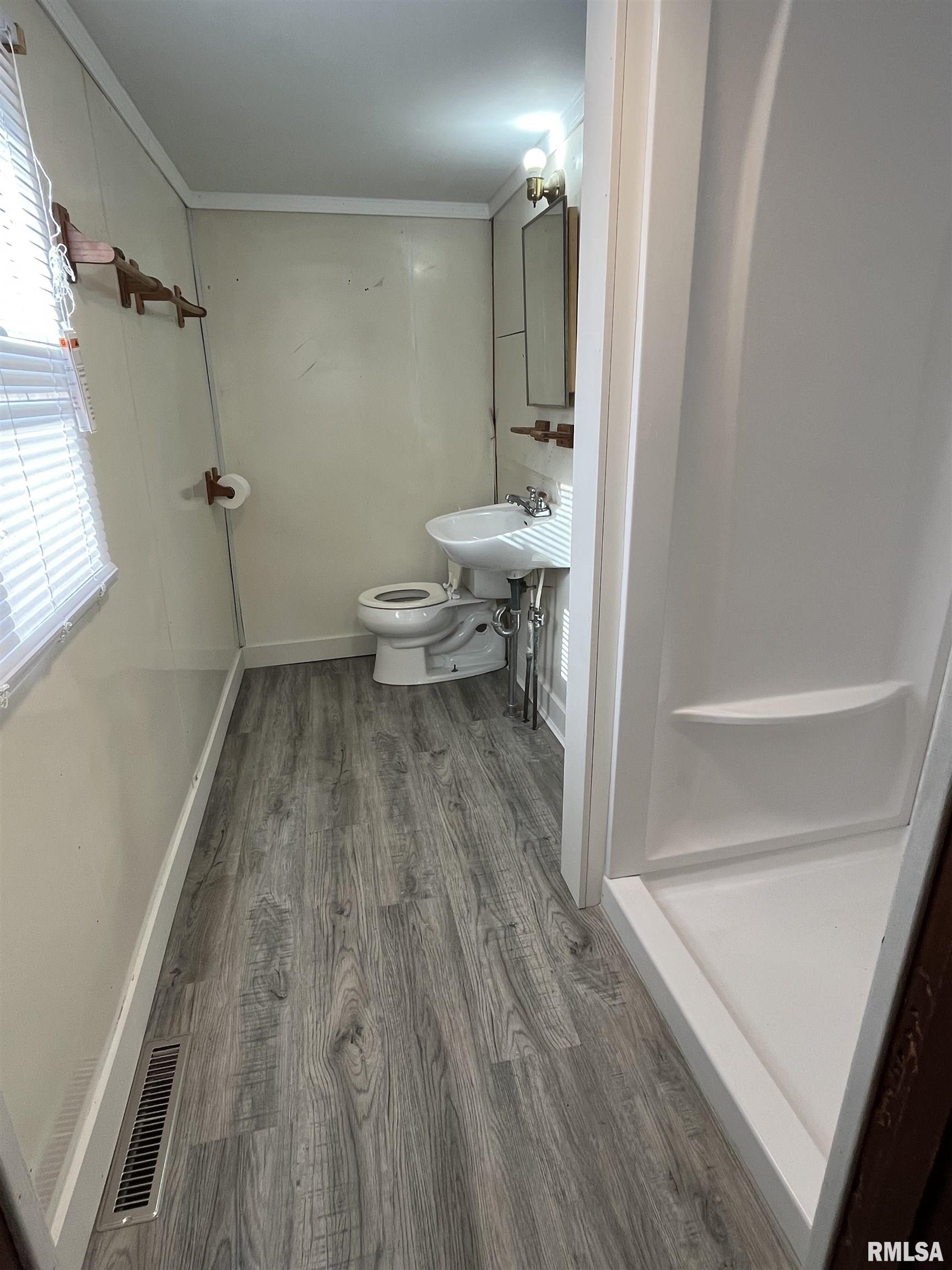 606 West Madison Street Athens, IL 62613 - Photo 9 of 16 Gallery Image 9