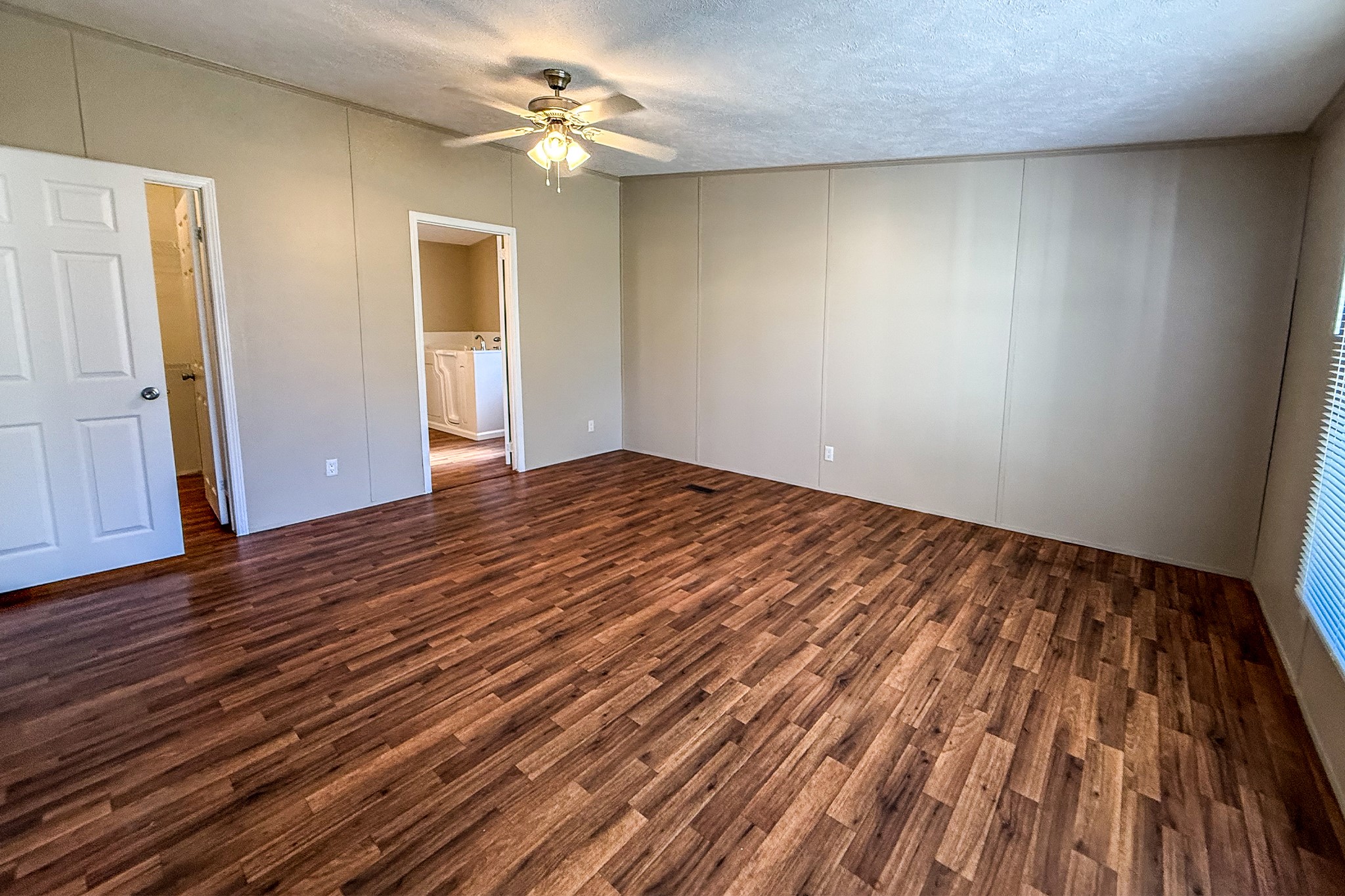 51 Murphy Farm Road Huntsville, TX 77320 - Photo 13 of 31 Primary bedroom