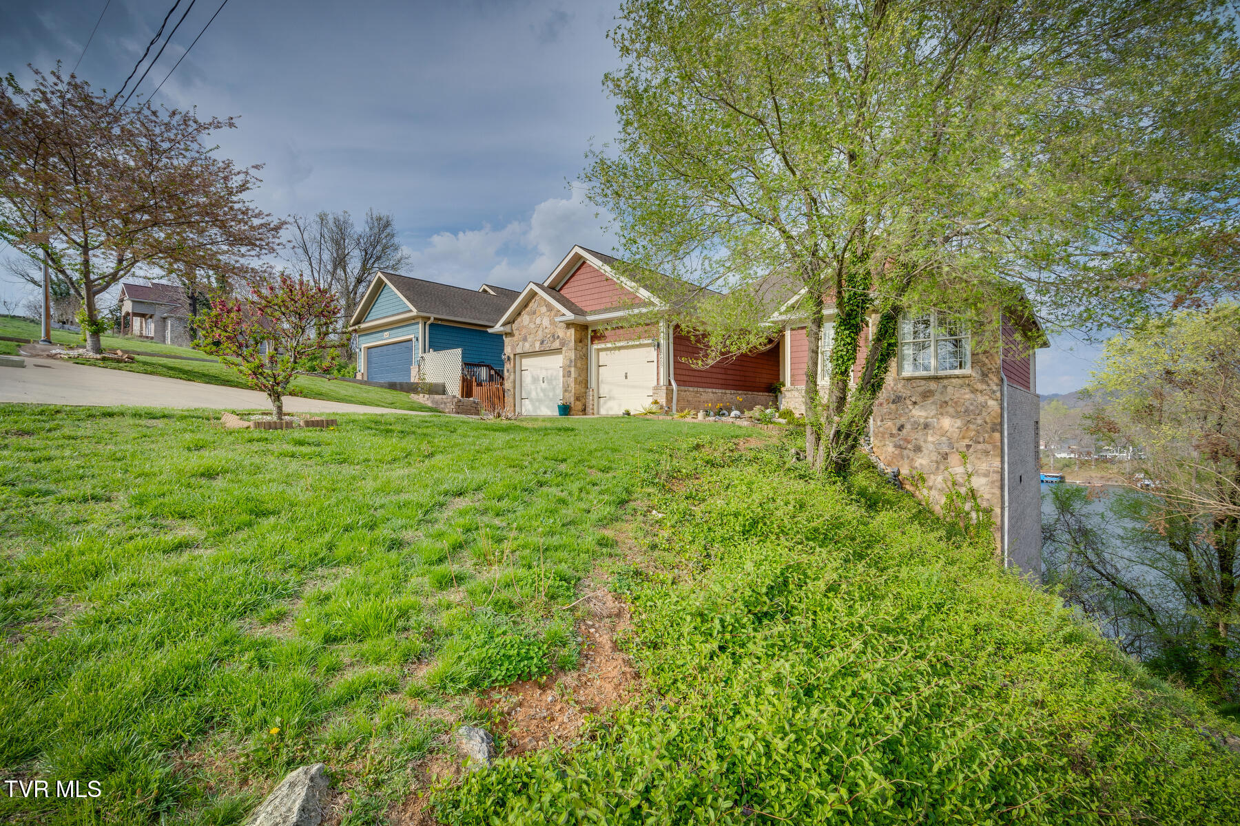 3657 Crest Road Kingsport, TN 37664 - Photo 3 of 69 1000037074