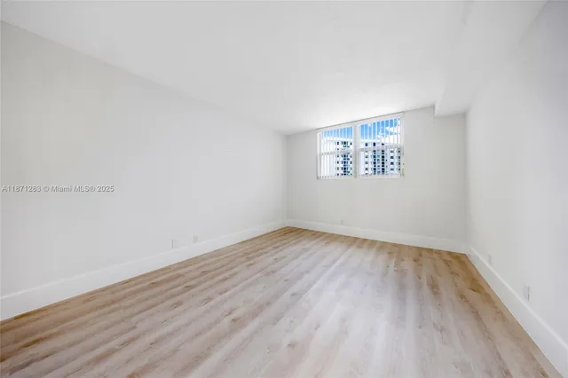 $2,400 | 3000 South Ocean Drive, Unit 814, Hollywood, FL 33019