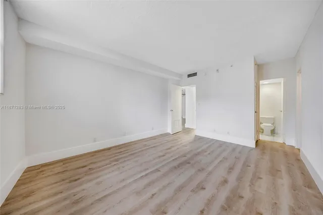 $2,400 | 3000 South Ocean Drive, Unit 814, Hollywood, FL 33019