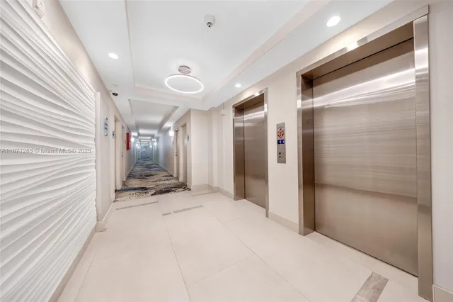 $2,400 | 3000 South Ocean Drive, Unit 814, Hollywood, FL 33019