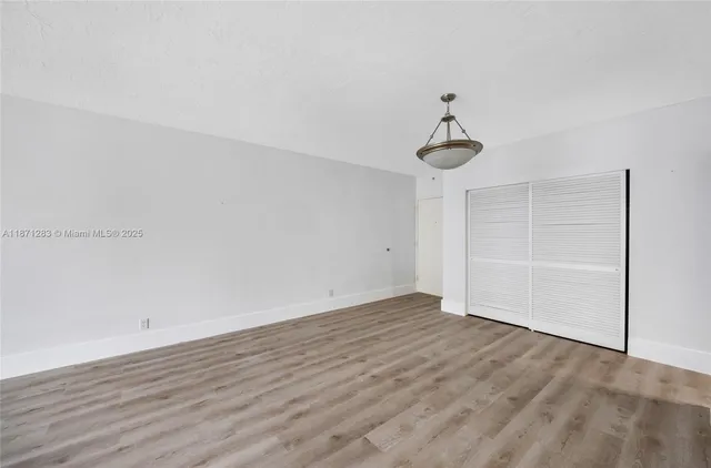 $2,400 | 3000 South Ocean Drive, Unit 814, Hollywood, FL 33019