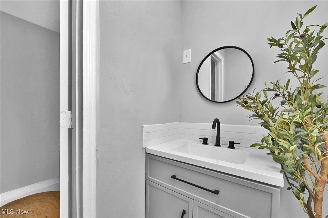 732 Carpenter Street Akron, OH 44310 - Photo 19 of 38 1st floor bathroom with vanity