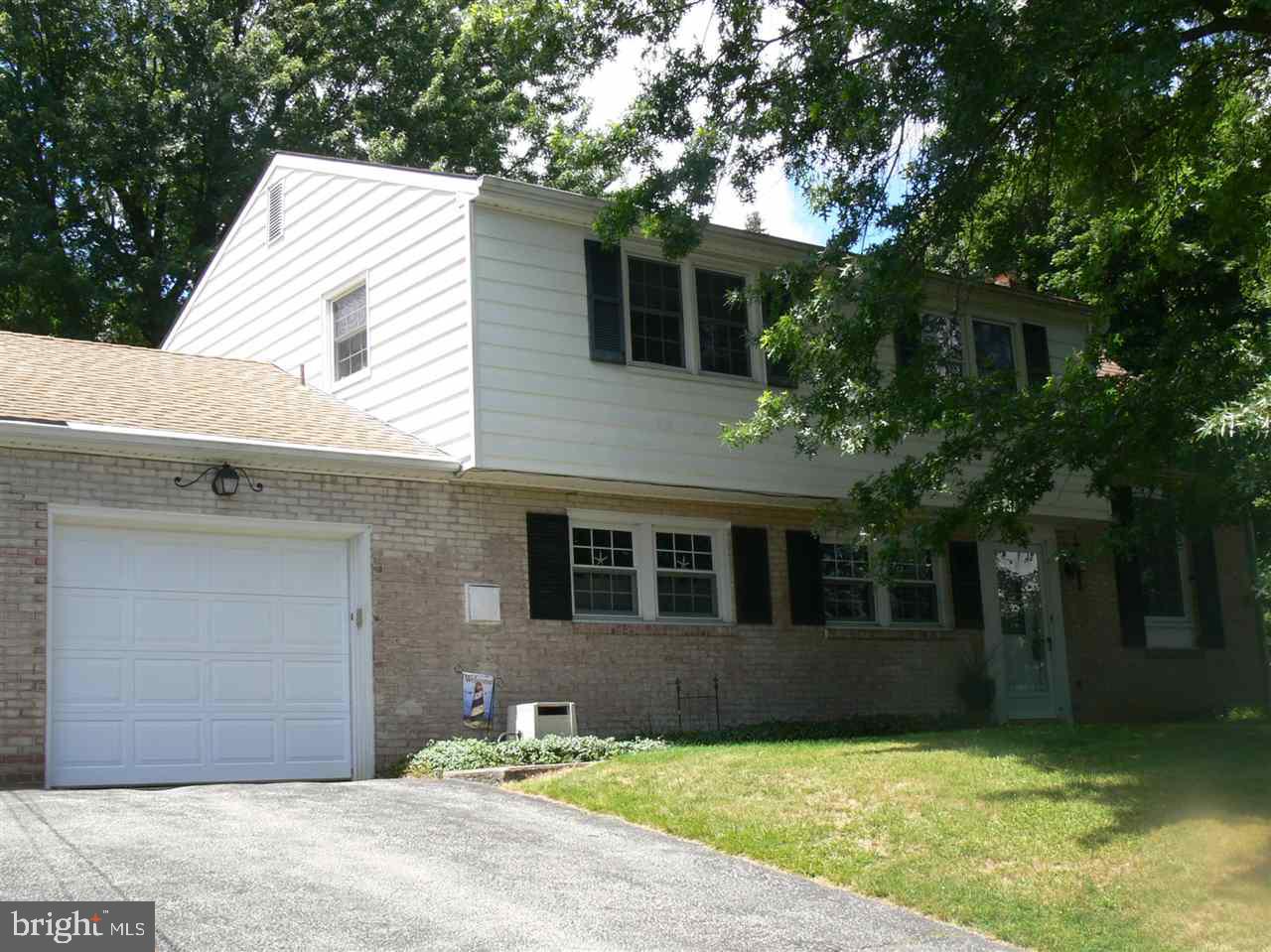 1496 Bonbar Road York, PA 17403 - Photo 1 of 27 Gallery Image 1