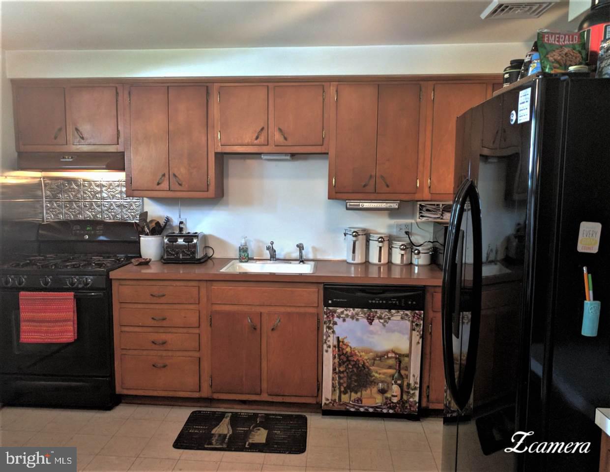 1496 Bonbar Road York, PA 17403 - Photo 11 of 27 Gallery Image 11