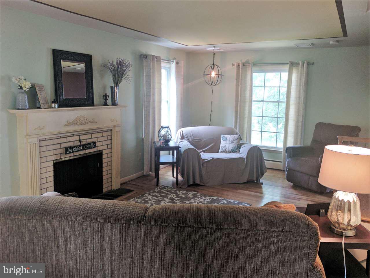 1496 Bonbar Road York, PA 17403 - Photo 8 of 27 Gallery Image 8