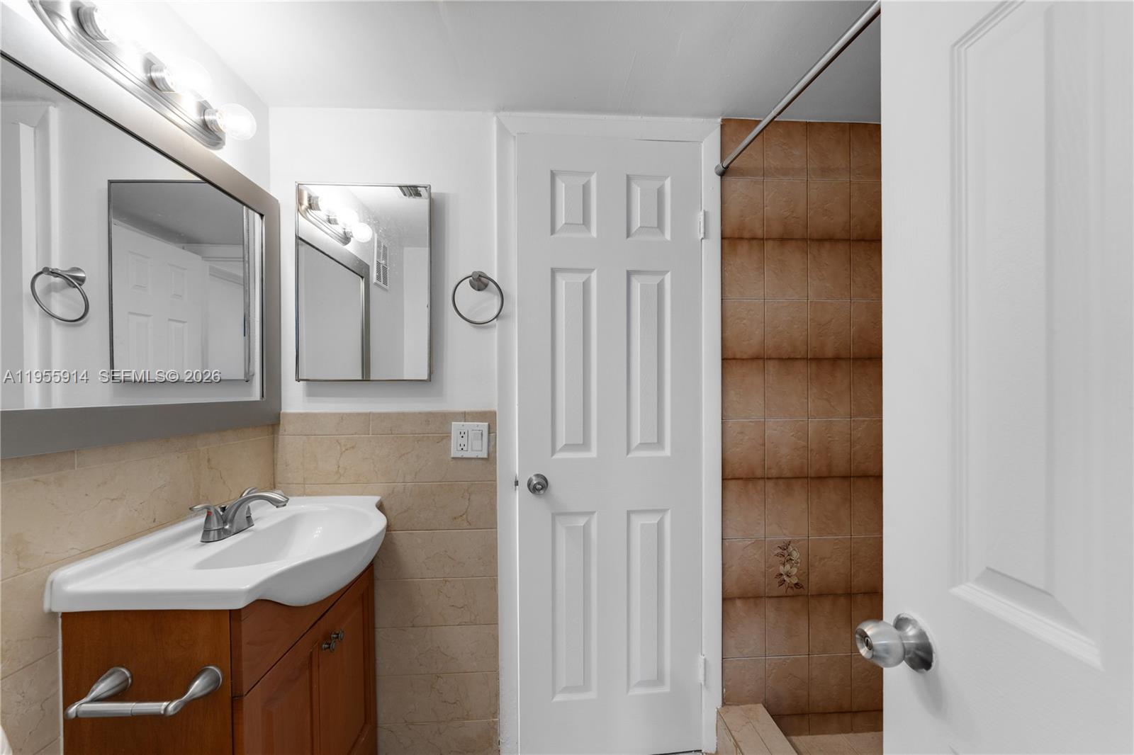 6114 Southwest 127th Place Miami, FL 33183 - Photo 13 of 42