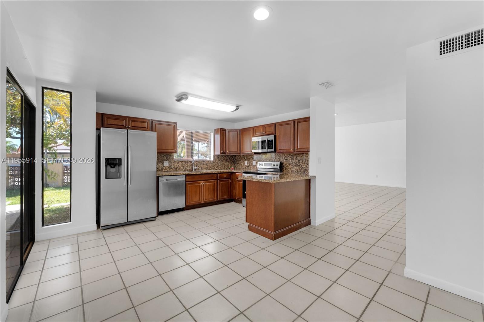 6114 Southwest 127th Place Miami, FL 33183 - Photo 14 of 42