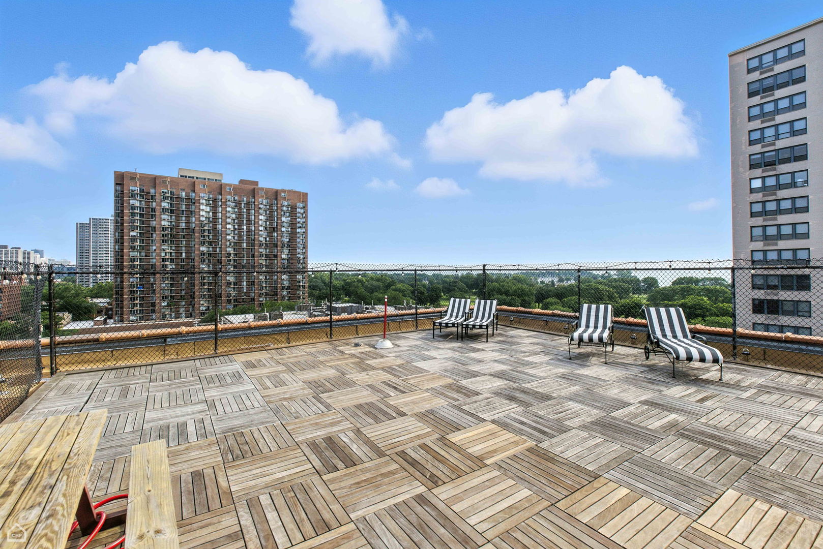 700 West Bittersweet Place, Unit 904 Chicago, IL 60613 - Photo 11 of 11 a view of terrace with city view