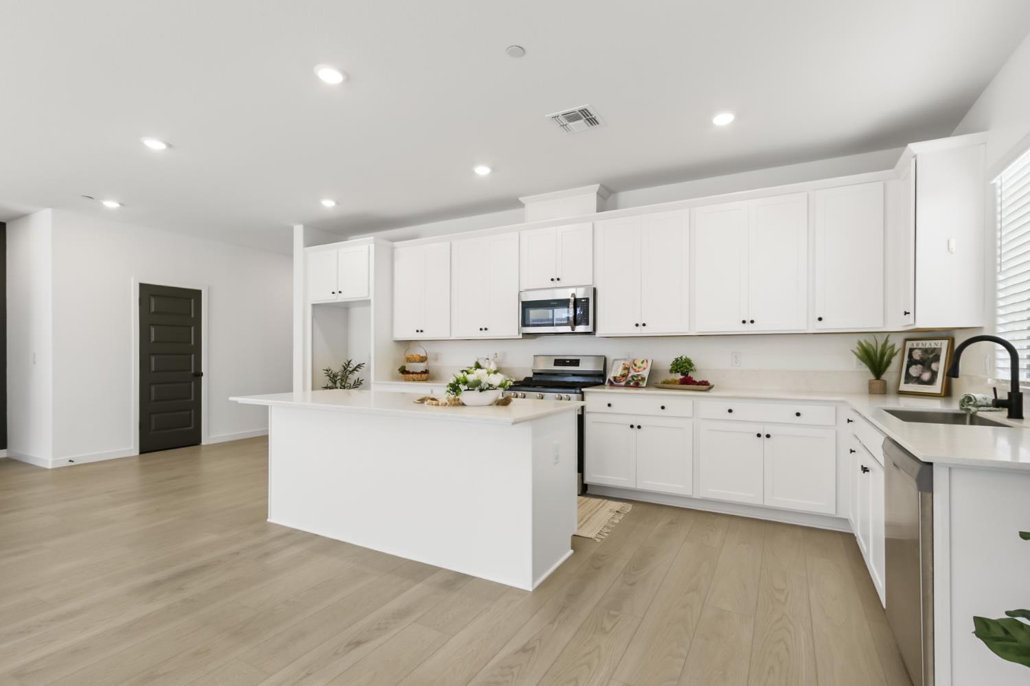 12650 Snowy Owl Way Rancho Cordova, CA 95742 - Photo 10 of 46