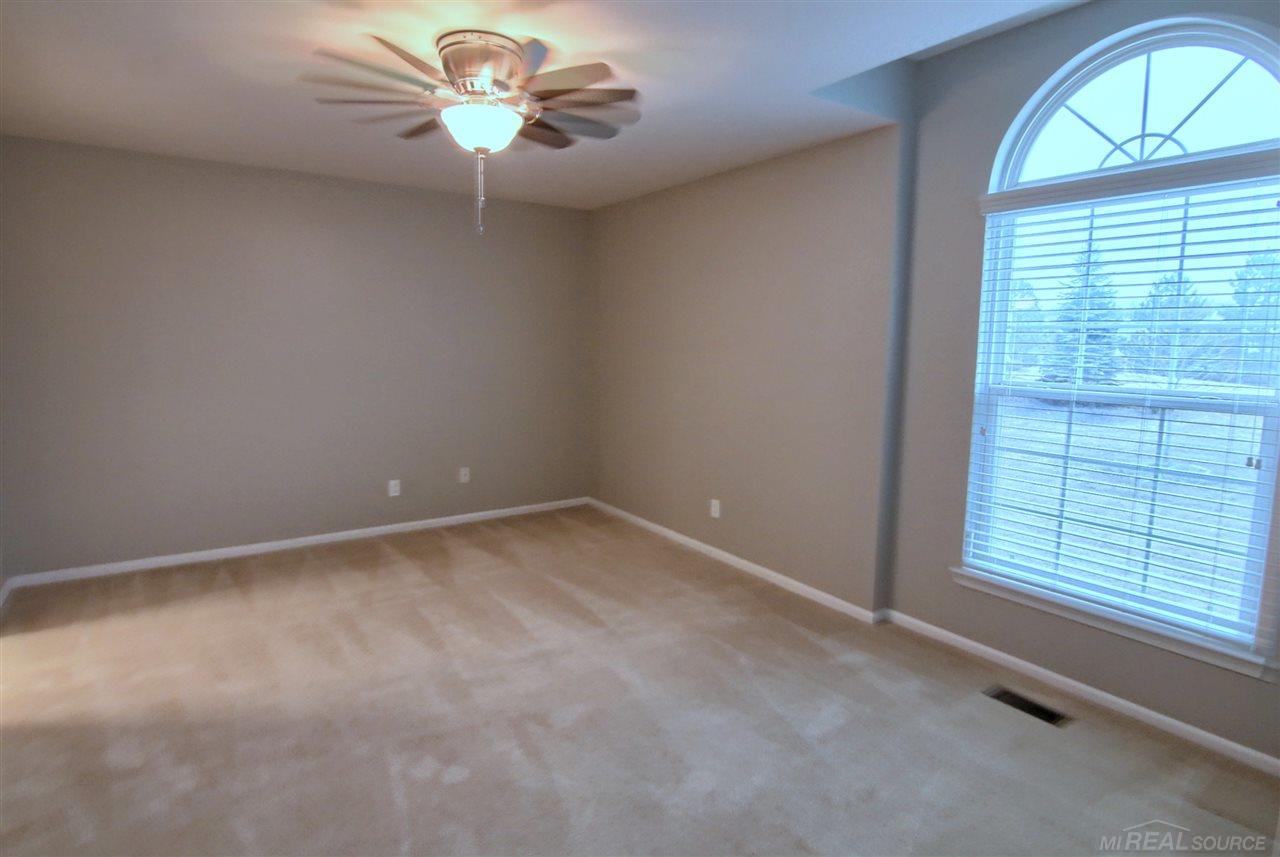 3516 Tremonte Circle Rochester, MI 48306 - Photo 10 of 26 31311844-9.JPG