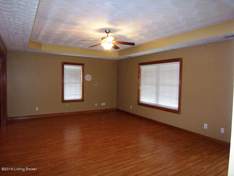 6290 Loretto Road Bardstown, KY 40004 - Photo 4 of 21 3LR