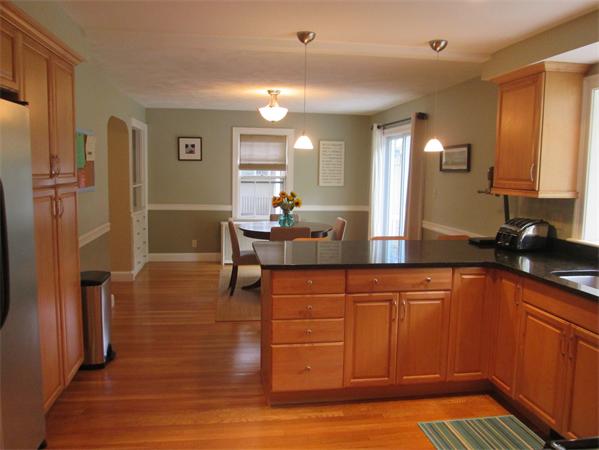 71 Mayflower Road Needham, MA 02492 - Photo 4 of 14