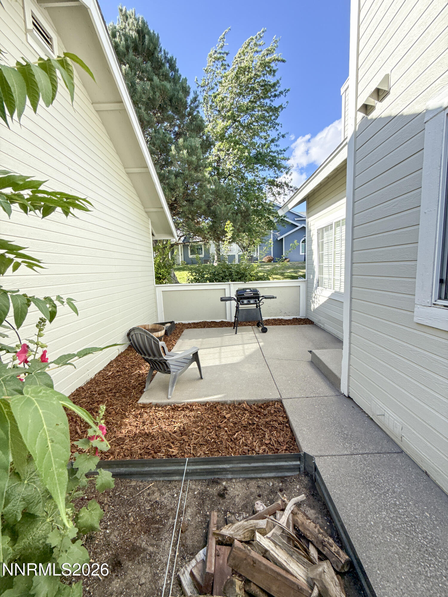 1899 Tuolumne Drive Reno, NV 89523 - Photo 28 of 44 a view of a backyard with sitting area