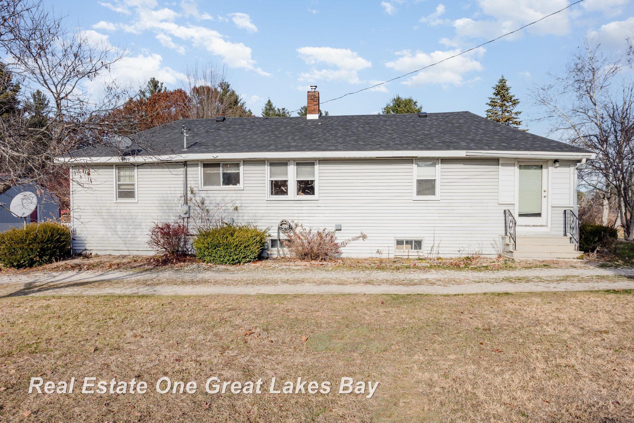 2618 Arenac State Road Standish, MI 48658 - Photo 4 of 26