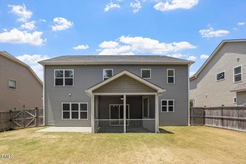 $550,000 | 2104 Temple Hills Way, Fuquay-Varina, NC 27526