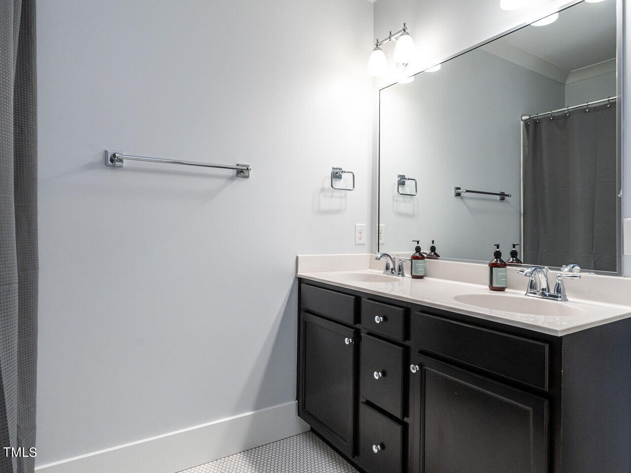 505 Mial Street Raleigh, NC 27608 - Photo 32 of 37 Secondary bathroom