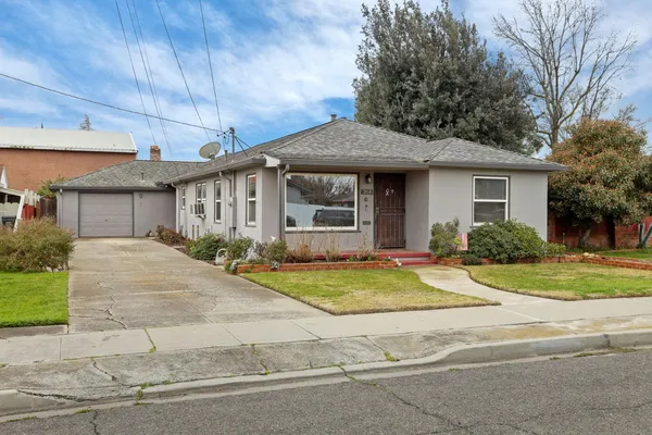 $575,000 | 264 West Emerson Avenue, Tracy, CA 95376
