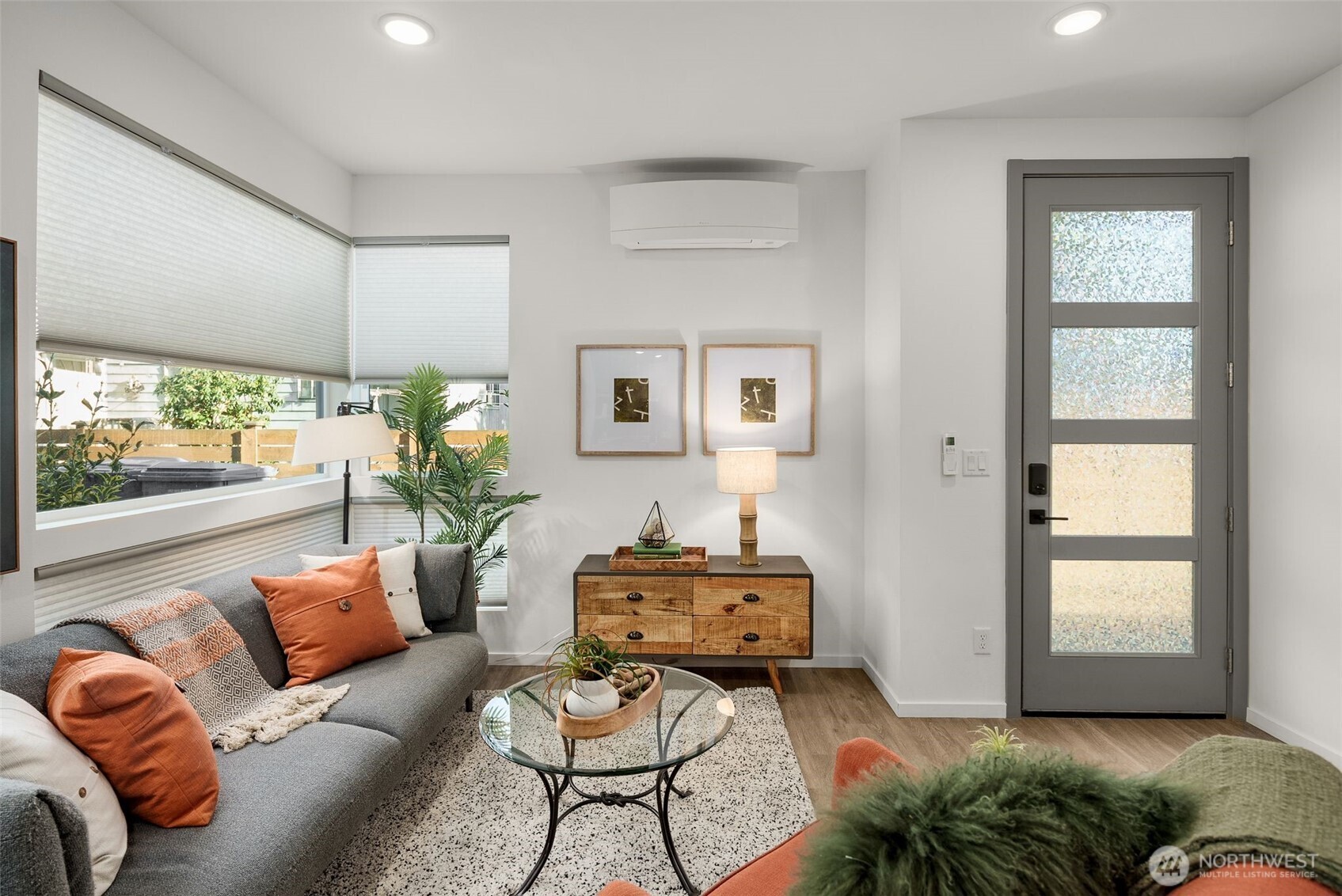 541 South Cloverdale Street, Unit B Seattle, WA 98108 - Photo 5 of 29