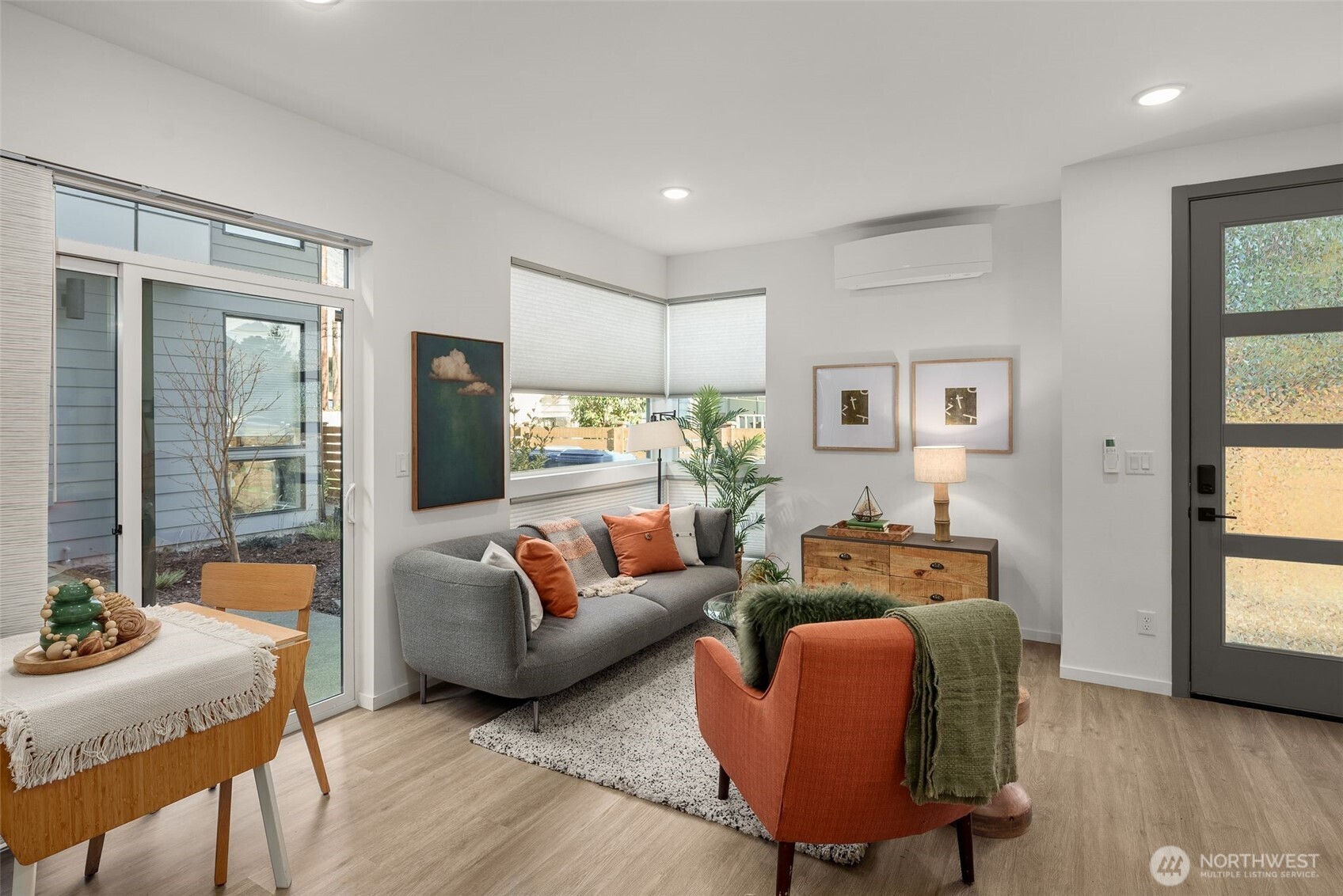 541 South Cloverdale Street, Unit B Seattle, WA 98108 - Photo 6 of 29