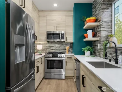 $535,000 | 541 South Cloverdale Street, Unit B, Seattle, WA 98108