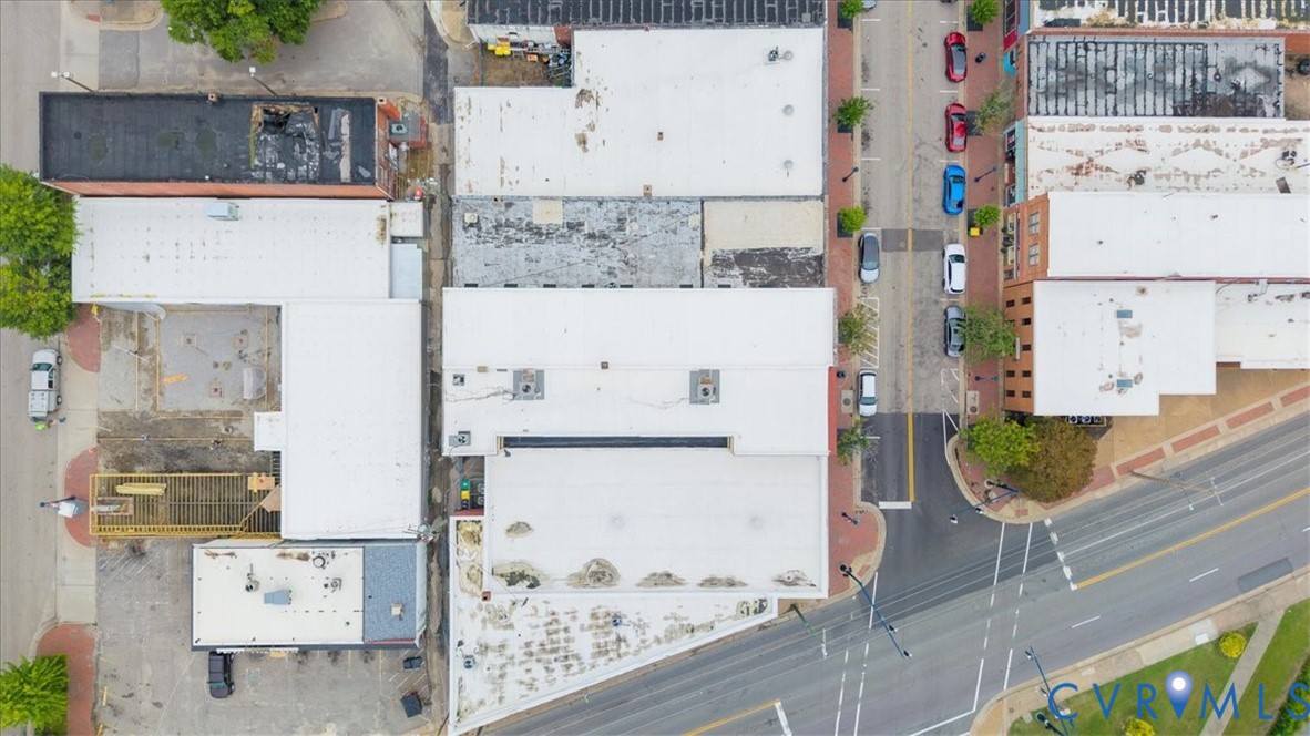 207 East Broadway, Unit B Hopewell, VA 23860 - Photo 24 of 27 an aerial view of residential houses with outdoor space