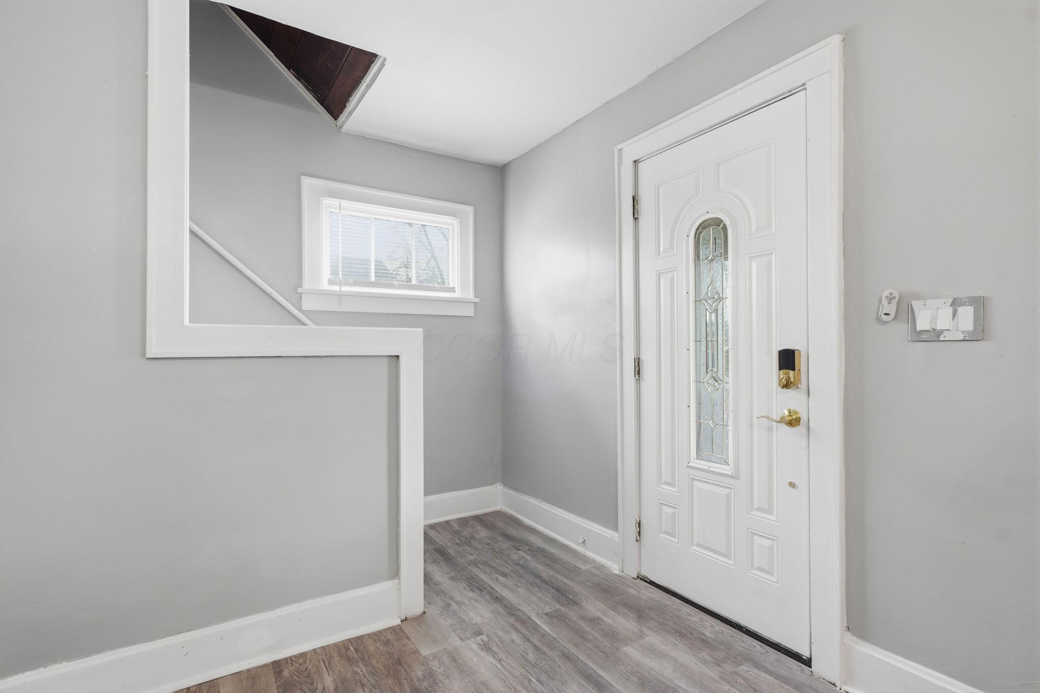 2268 Ridgeway Avenue Columbus, OH 43219 - Photo 4 of 47
