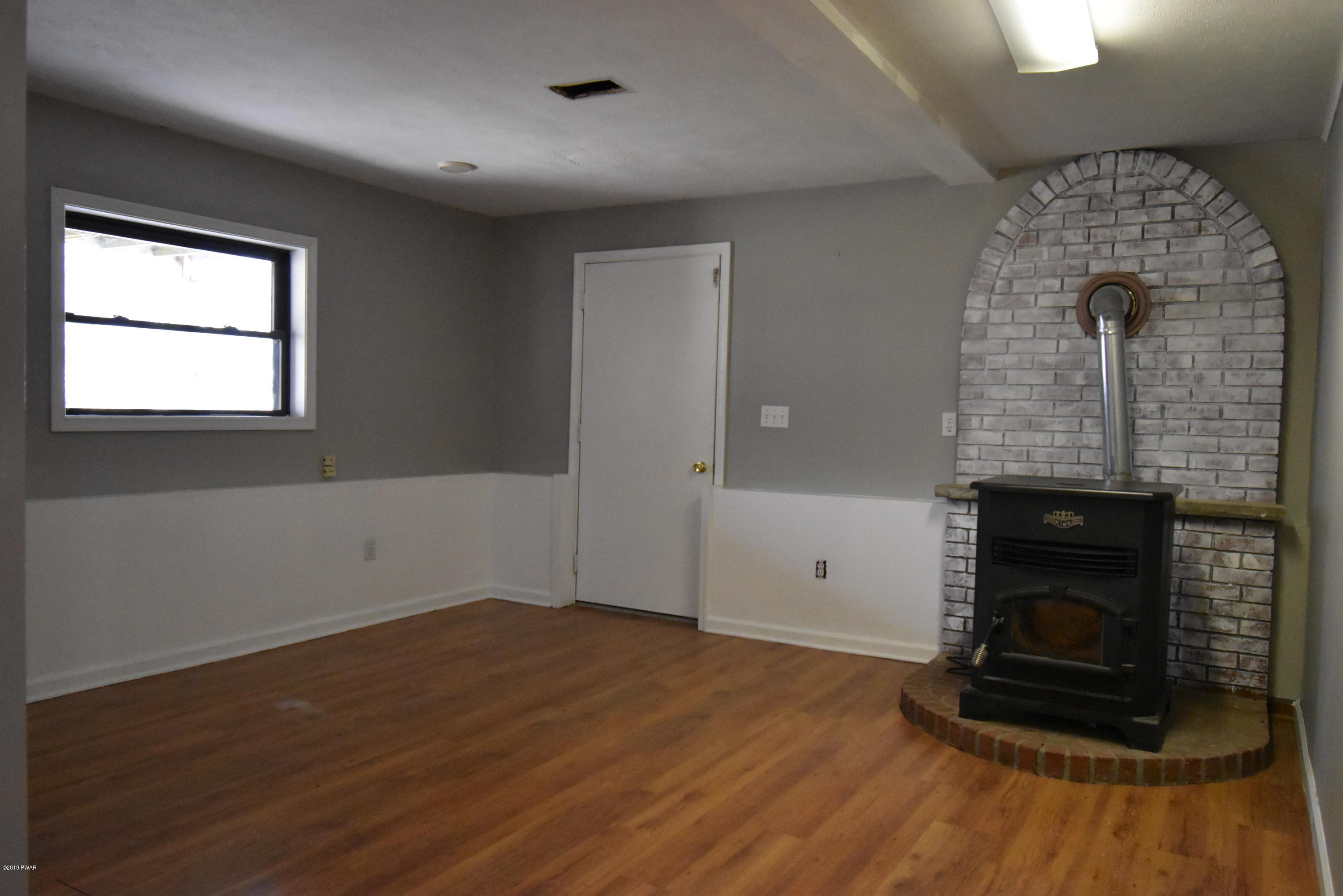 125 Bloss Road Canadensis, PA 18325 - Photo 16 of 20 Family room