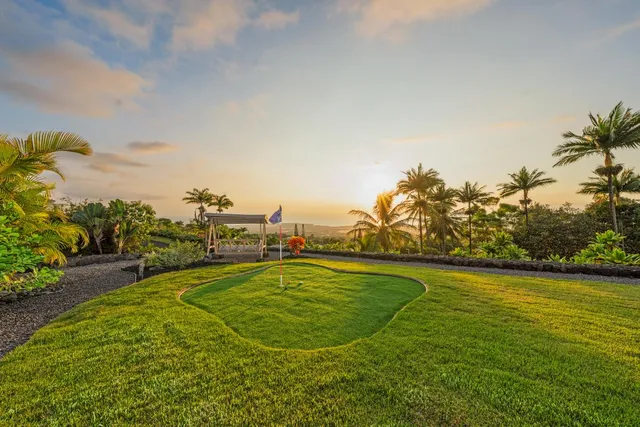 a view of a tennis court