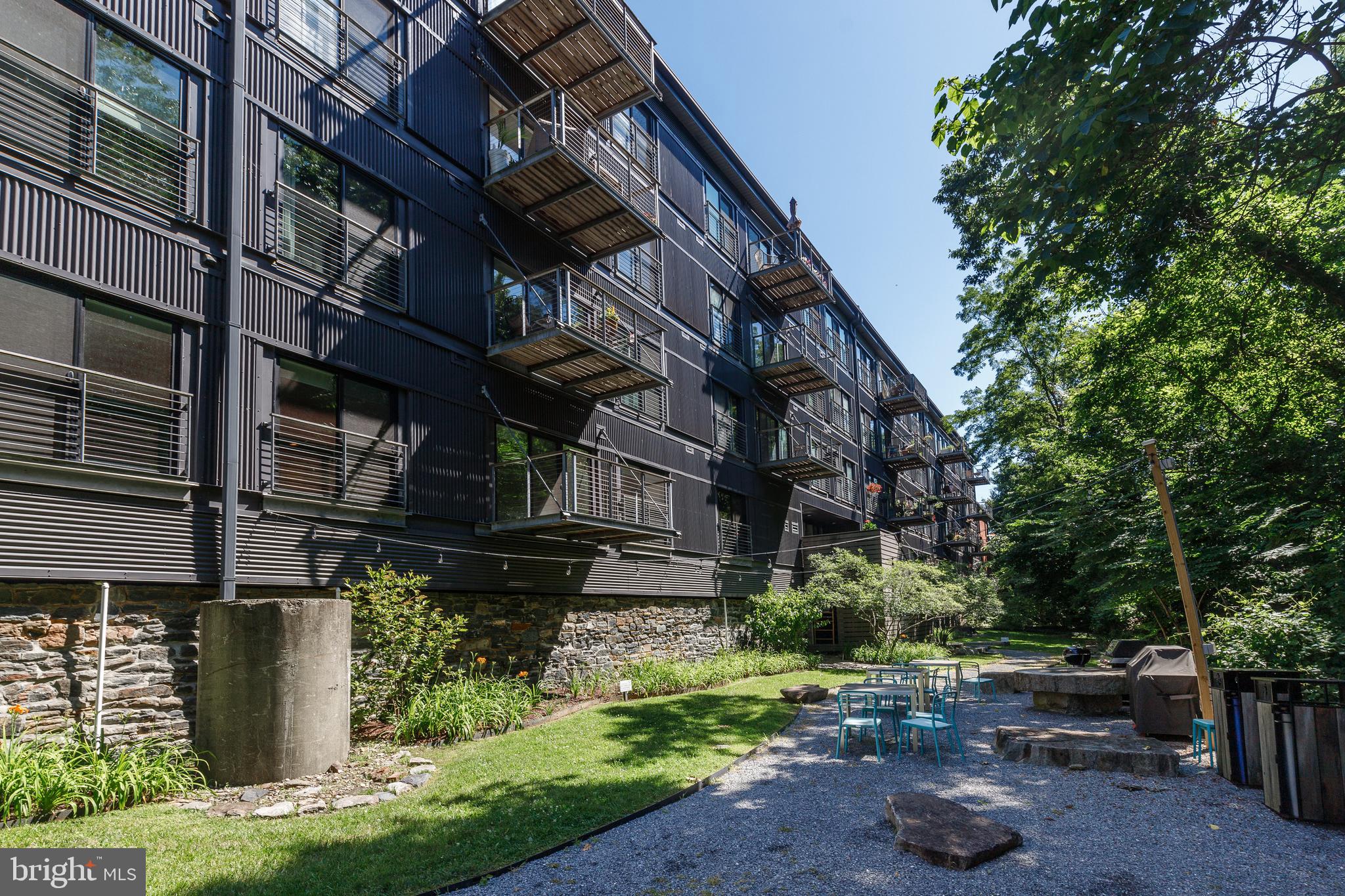 2007 Clipper Park Road, Unit 121 Baltimore, MD 21211 - Photo 7 of 34 Condo patio, picnic areas, grills, hammocks
