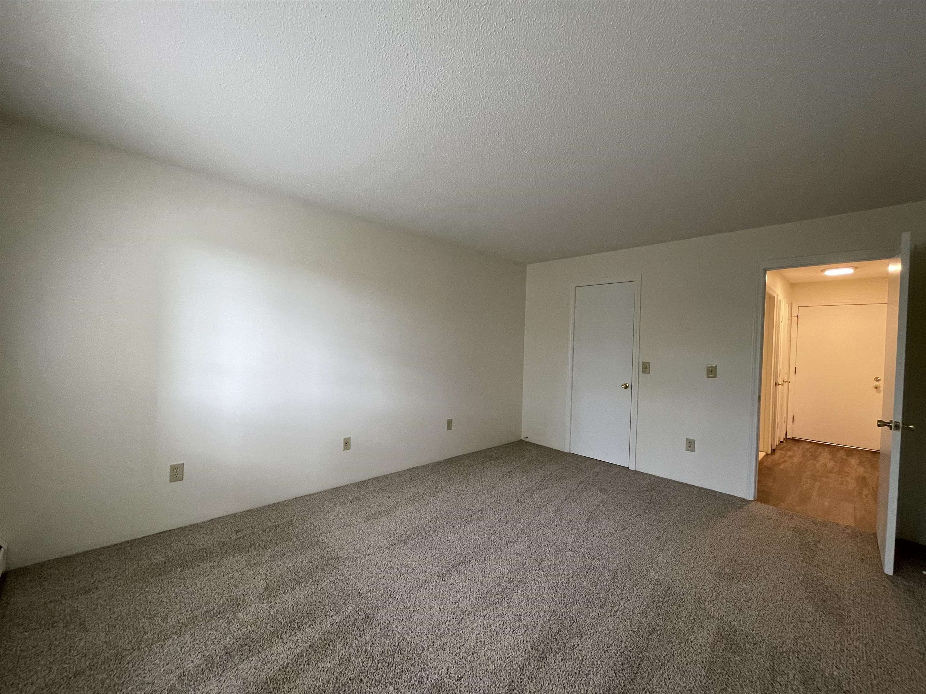 379 Huse Road, Unit 8 Manchester, NH 03103 - Photo 34 of 45