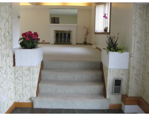 56 Devon Road Norwood, MA 02062 - Photo 9 of 17 Gallery Image 9