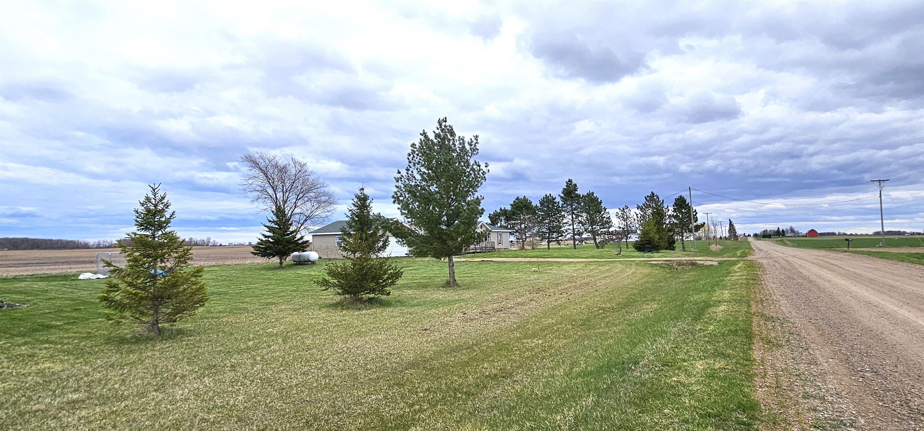 4930 Hunt Road Deckerville, MI 48427 - Photo 3 of 12 50127649-2.JPG