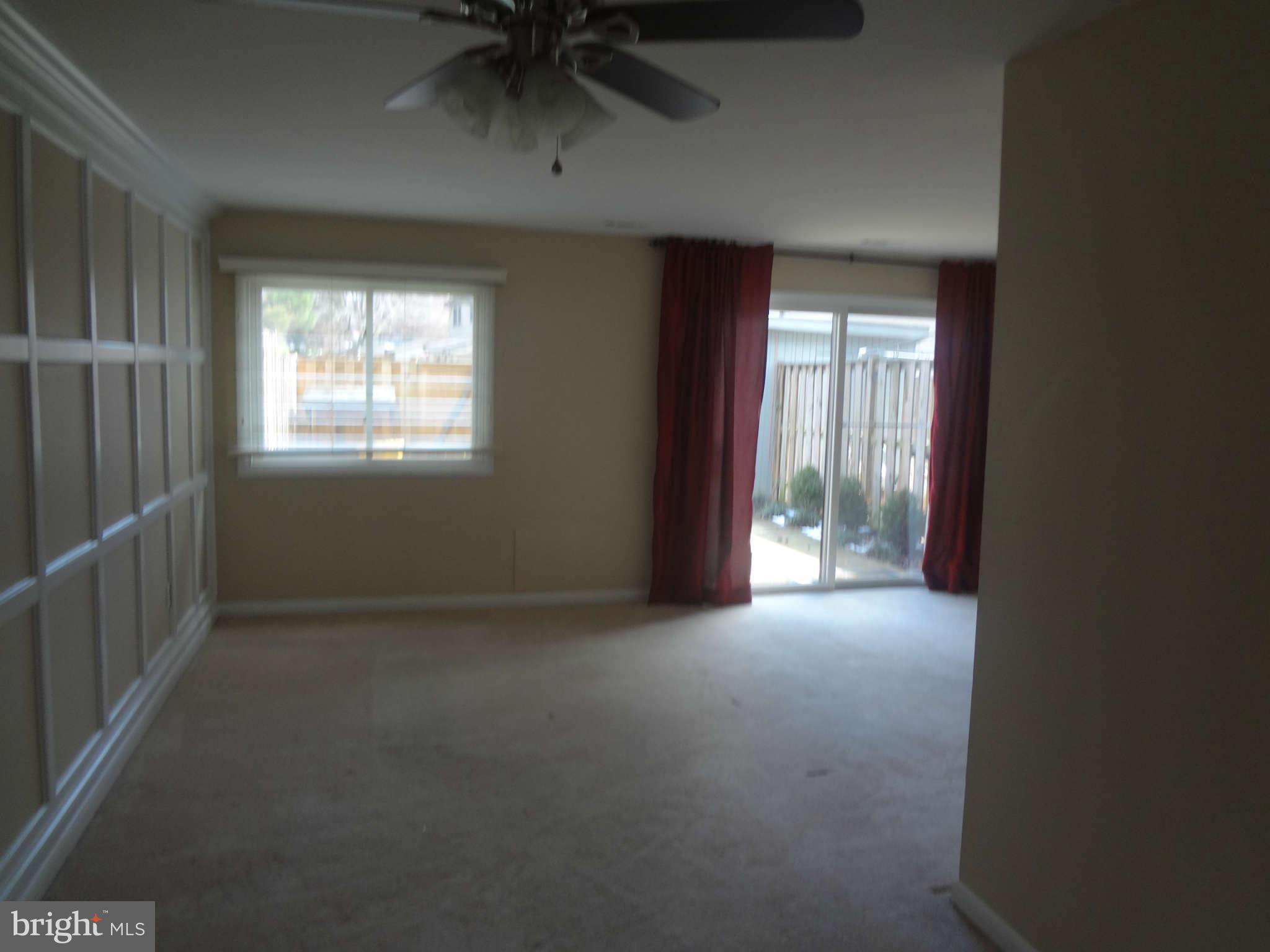 1065 Cedar Ridge Court Annapolis, MD 21403 - Photo 3 of 11 Living Room