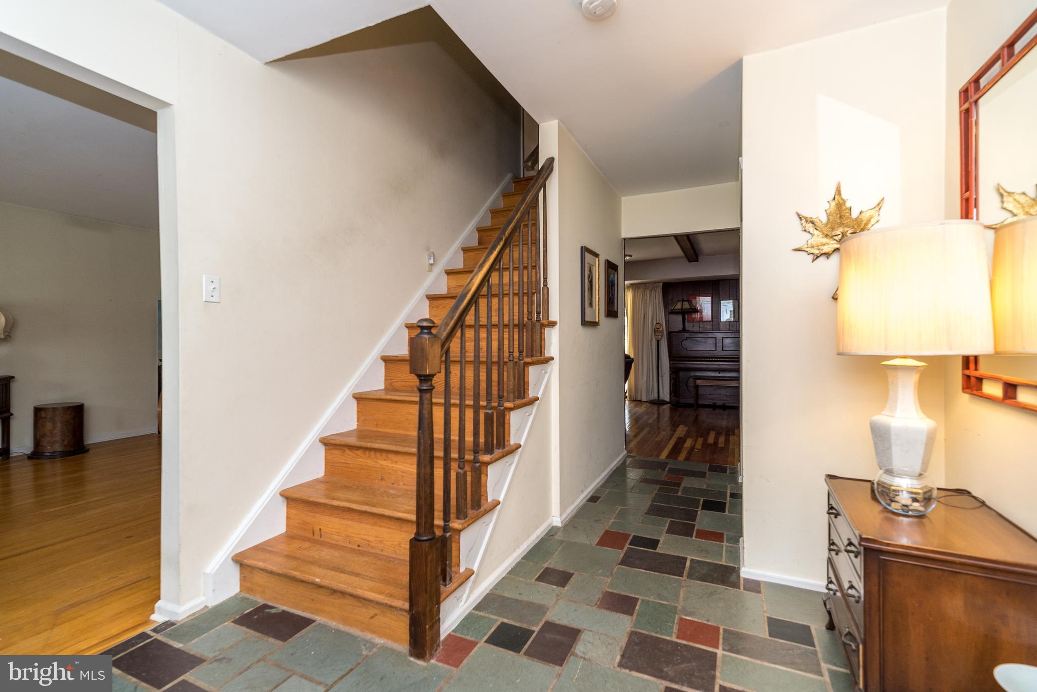 5885 North Deer Run Road Doylestown, PA 18902 - Photo 4 of 27 Foyer