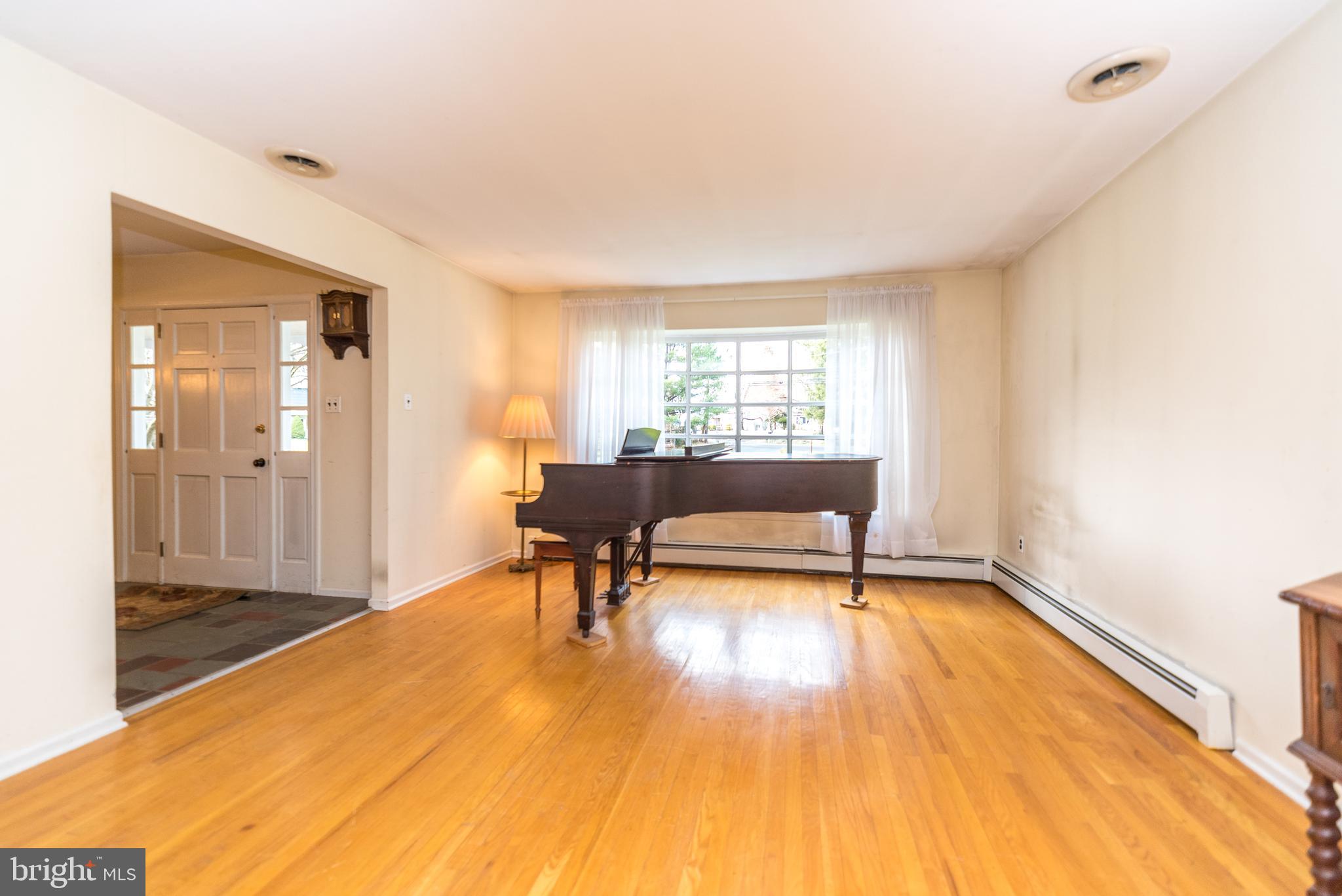 5885 North Deer Run Road Doylestown, PA 18902 - Photo 6 of 27 Living Room